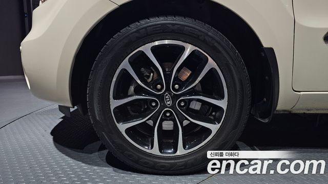 Kia Soul 1.6 2U Safety 2011 — фото 5