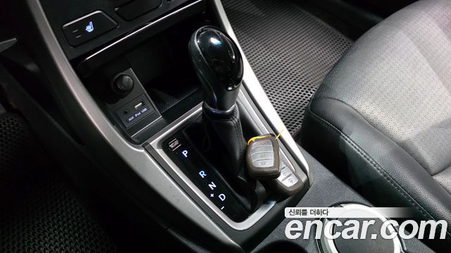 Hyundai Avante 1.6 GDi Modern Standard 2014 — фото 9