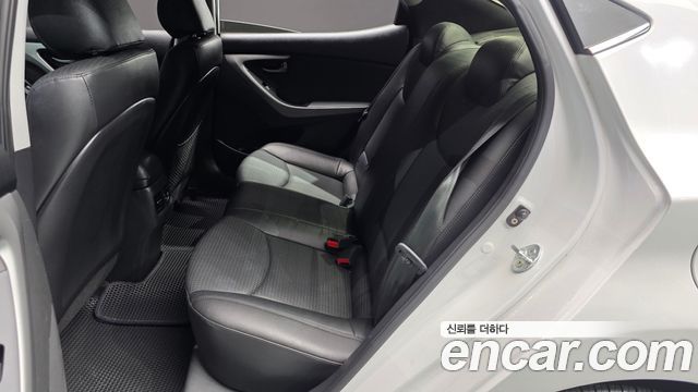 Hyundai Avante 1.6 GDi Modern Standard 2014 — фото 11