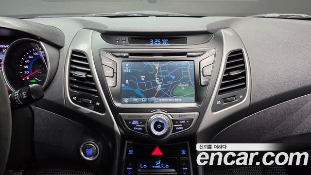 Hyundai Avante 1.6 GDi Modern Standard 2014 — фото 17