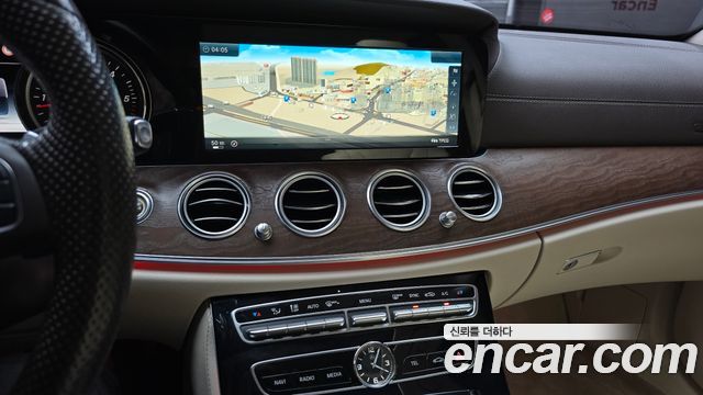 Mercedes-Benz E-Class (W213) E220d Exclusive 2017 — фото 14