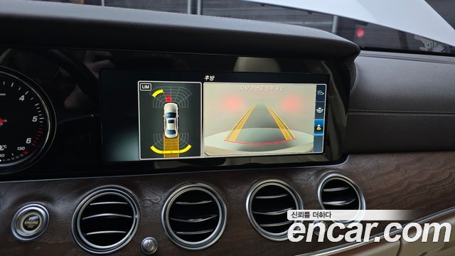 Mercedes-Benz E-Class (W213) E220d Exclusive 2017 — фото 16