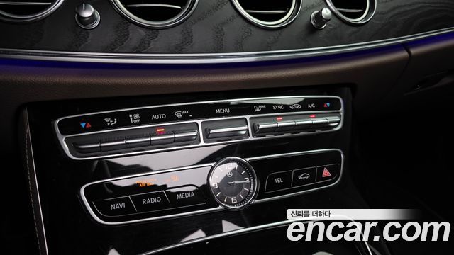 Mercedes-Benz E-Class (W213) E300 Avantgarde 2020 — фото 16