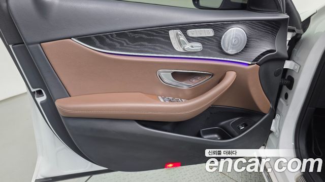 Mercedes-Benz E-Class (W213) E300 Avantgarde 2020 — фото 24