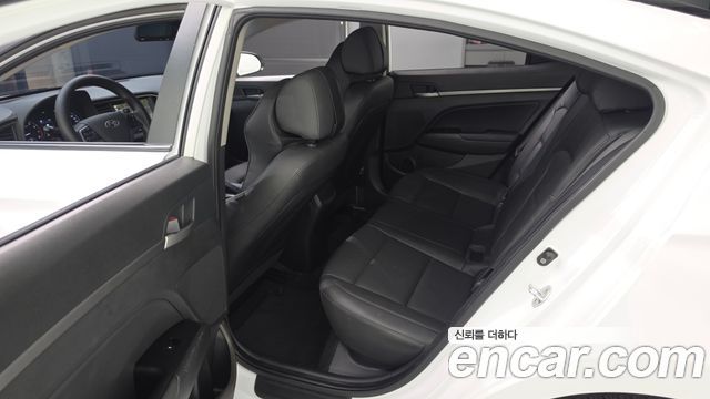 Hyundai Avante (AD) 1.6 GDI Value Plus 2018 — фото 11