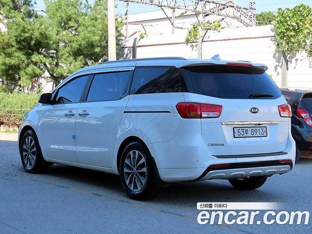 Kia Carnival 9-seater Luxury 2016 — фото 3