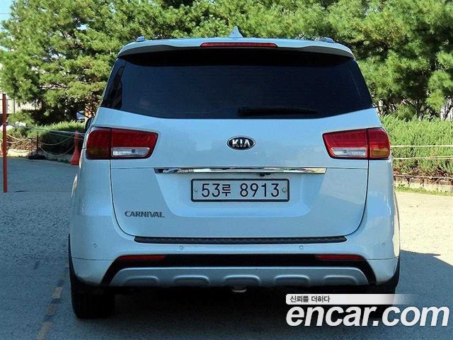 Kia Carnival 9-seater Luxury 2016 — фото 4