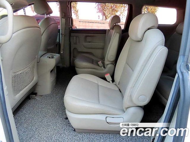 Kia Carnival 9-seater Luxury 2016 — фото 6