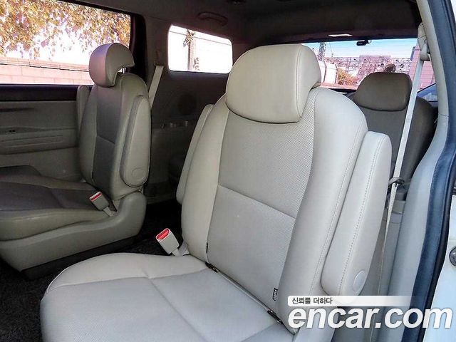 Kia Carnival 9-seater Luxury 2016 — фото 7