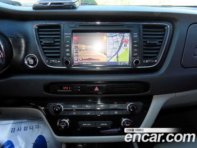 Kia Carnival 9-seater Luxury 2016 — фото 17