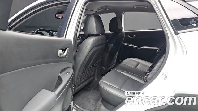 Hyundai Kona 1.6 Turbo 2WD Modern pop 2018 — фото 12