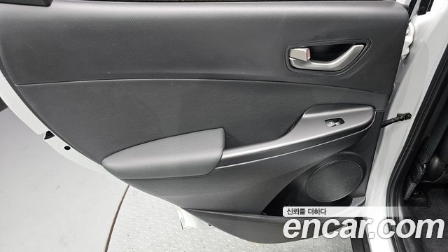 Hyundai Kona 1.6 Turbo 2WD Modern pop 2018 — фото 25