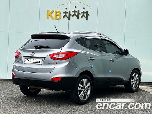 Hyundai Tucson ix Diesel(e-VGT) 2WD Smart special 2015 — фото 2