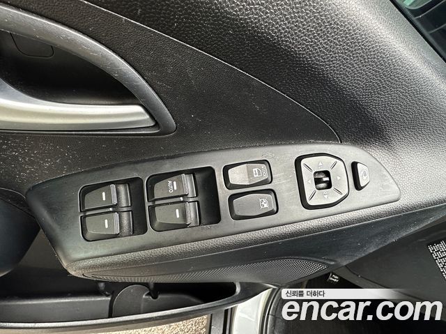 Hyundai Tucson ix Diesel(e-VGT) 2WD Smart special 2015 — фото 19