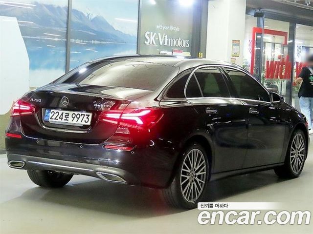 Mercedes-Benz A-Class (W177) A250 4MATIC Sedan 2021 — фото 4