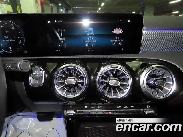 Mercedes-Benz A-Class (W177) A250 4MATIC Sedan 2021 — фото 15