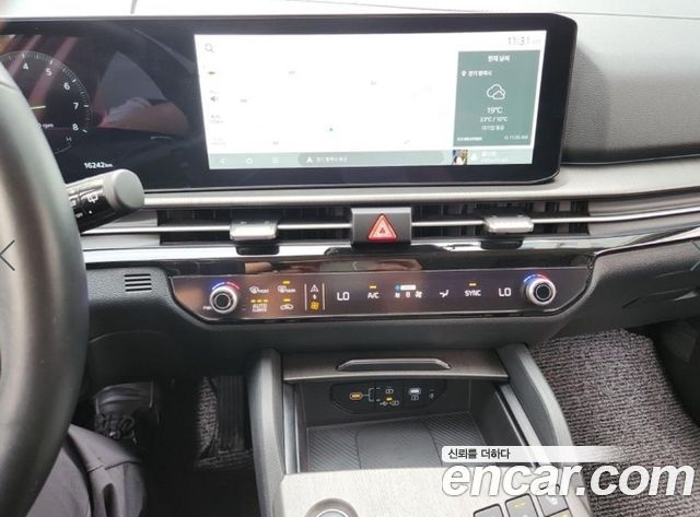 Kia Sportage (V) Gasoline 1.6 Turbo 2WD Signature 2025 — фото 8