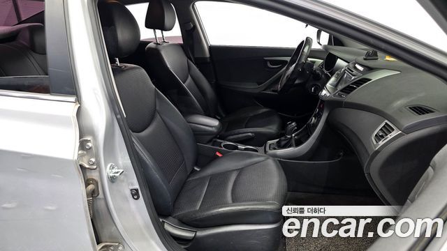 Hyundai Avante 1.6 GDi Style 2015 — фото 11