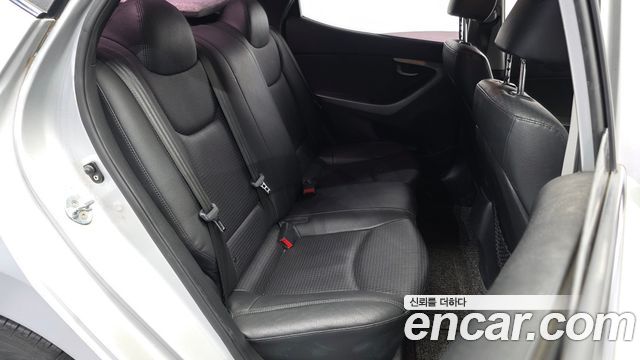 Hyundai Avante 1.6 GDi Style 2015 — фото 12