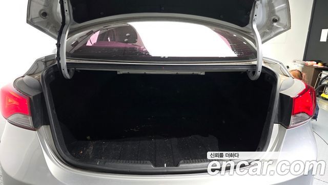 Hyundai Avante 1.6 GDi Style 2015 — фото 20