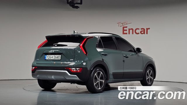Kia Niro Prestige 2023 — фото 2