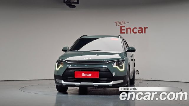 Kia Niro Prestige 2023 — фото 3