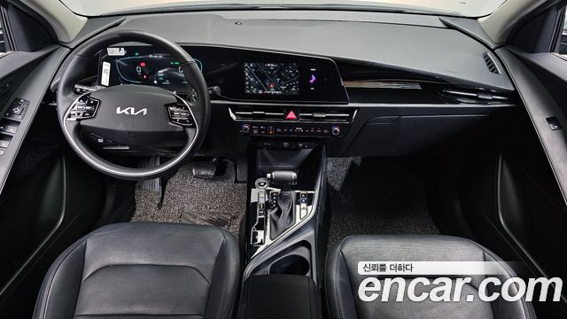 Kia Niro Prestige 2023 — фото 7