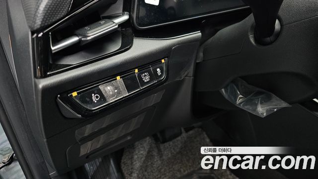 Kia Niro Prestige 2023 — фото 16