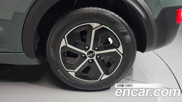 Kia Niro Prestige 2023 — фото 21