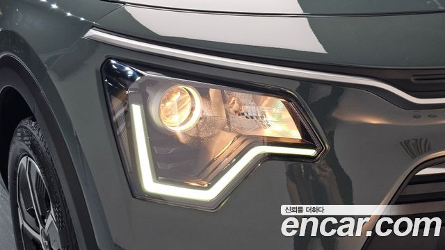 Kia Niro Prestige 2023 — фото 22
