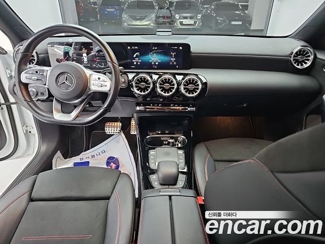 Mercedes-Benz A-Class (W177) AMG A35 4MATIC Sedan 2021 — фото 7
