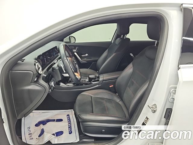 Mercedes-Benz A-Class (W177) AMG A35 4MATIC Sedan 2021 — фото 15