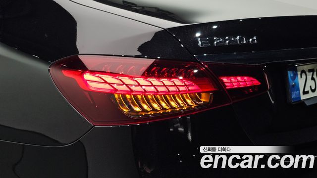 Mercedes-Benz E-Class (W213) E220d 4MATIC AMG Line 2021 — фото 23