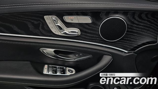 Mercedes-Benz E-Class (W213) E220d 4MATIC AMG Line 2021 — фото 27