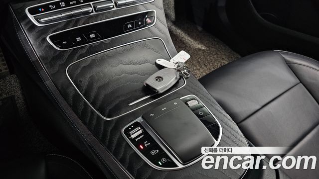 Mercedes-Benz E-Class (W213) E220d 4MATIC AMG Line 2021 — фото 29