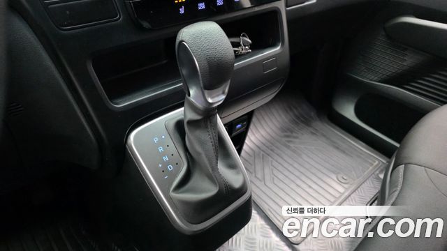 Hyundai Staria Cargo 3-Seater Smart 2024 — фото 9