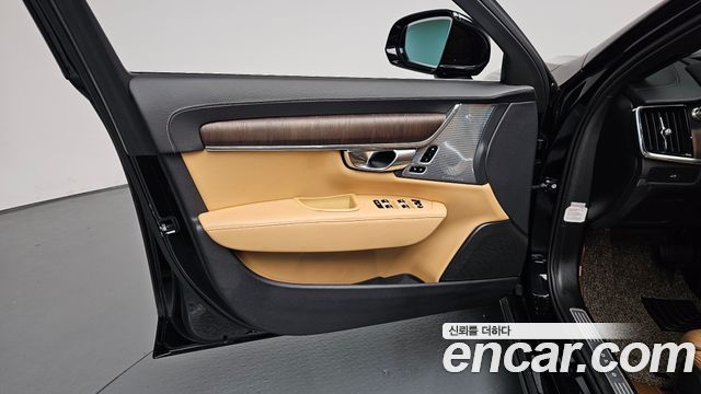 Volvo S90 B6 AWD Ultimate Bright 2023 — фото 24