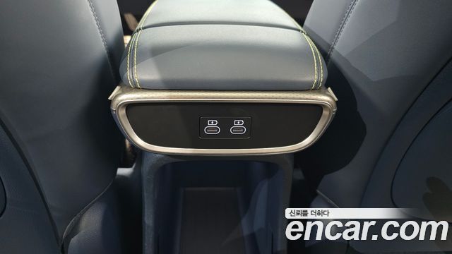 Genesis GV60 Performance AWD 2022 — фото 35