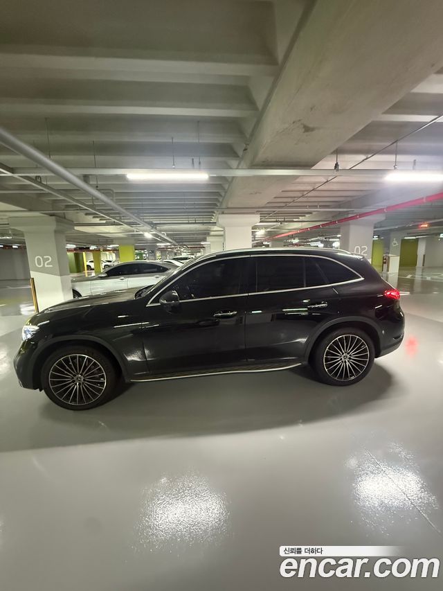 Mercedes-Benz GLC-Class (X254) GLC300 4MATIC AMG Line 2023 — фото 2