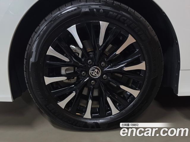 Toyota Alphard (IV) 2.5 HEV Executive AWD 2025 — фото 5