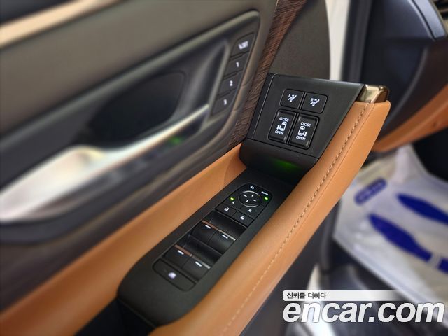 Toyota Alphard (IV) 2.5 HEV Executive AWD 2025 — фото 17