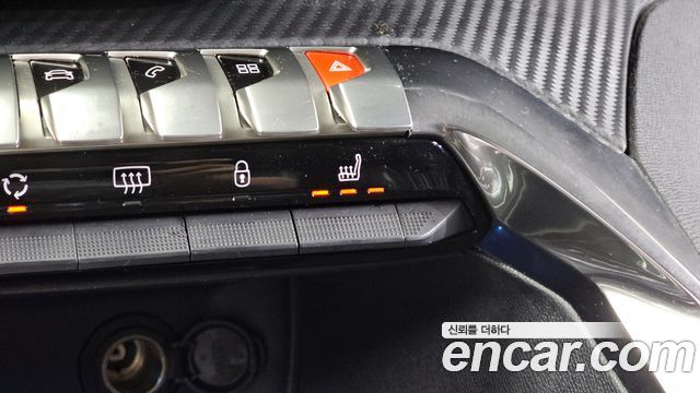 Peugeot 3008 (II) 1.6 BlueHDi Allure 2018 — фото 17