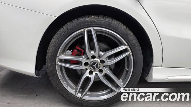 Mercedes-Benz CLA-Class (C117) CLA220 AMG Line 2018 — фото 5
