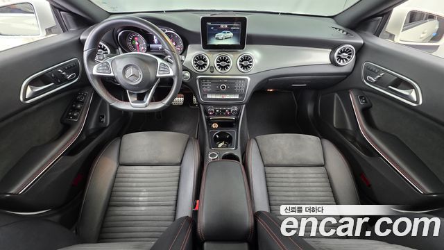 Mercedes-Benz CLA-Class (C117) CLA220 AMG Line 2018 — фото 7