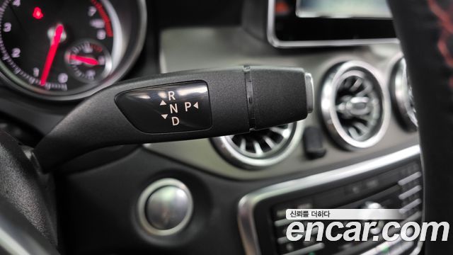 Mercedes-Benz CLA-Class (C117) CLA220 AMG Line 2018 — фото 9
