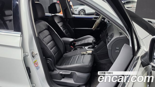 Volkswagen Tiguan (II) 2.0 TDI Premium 2022 — фото 11