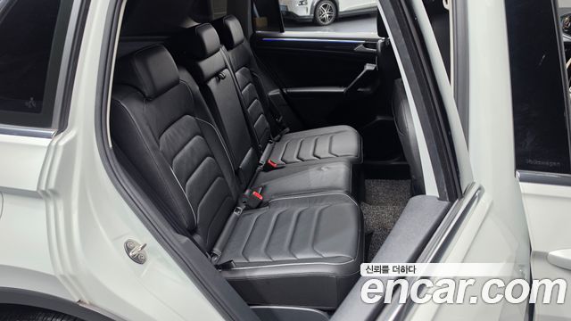 Volkswagen Tiguan (II) 2.0 TDI Premium 2022 — фото 12