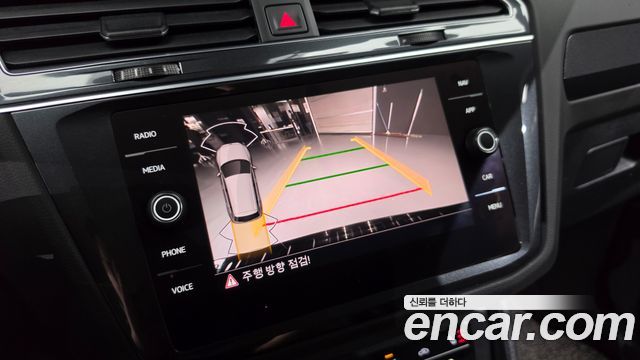 Volkswagen Tiguan (II) 2.0 TDI Premium 2022 — фото 16