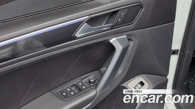 Volkswagen Tiguan (II) 2.0 TDI Premium 2022 — фото 20