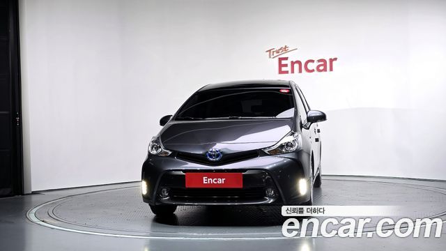 Toyota Prius V 1.8 2017 — фото 3